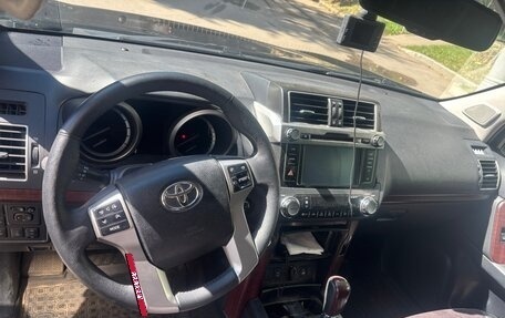 Toyota Land Cruiser Prado 150 рестайлинг 2, 2014 год, 3 240 000 рублей, 8 фотография