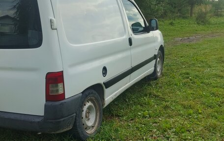 Peugeot Partner II рестайлинг 2, 2010 год, 380 000 рублей, 2 фотография