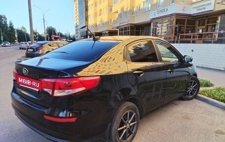KIA Rio III рестайлинг, 2017 год, 910 000 рублей, 4 фотография
