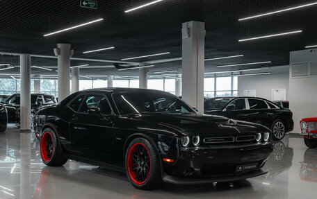 Dodge Challenger III рестайлинг 2, 2019 год, 4 750 000 рублей, 2 фотография