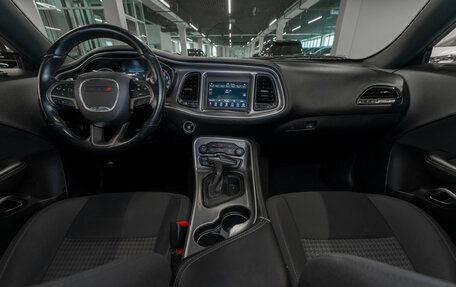 Dodge Challenger III рестайлинг 2, 2019 год, 4 750 000 рублей, 8 фотография