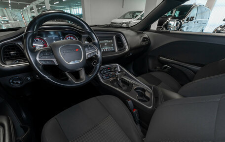 Dodge Challenger III рестайлинг 2, 2019 год, 4 750 000 рублей, 7 фотография
