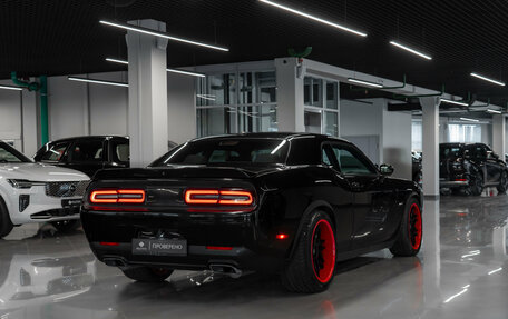 Dodge Challenger III рестайлинг 2, 2019 год, 4 750 000 рублей, 5 фотография