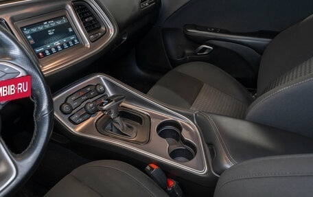Dodge Challenger III рестайлинг 2, 2019 год, 4 750 000 рублей, 16 фотография