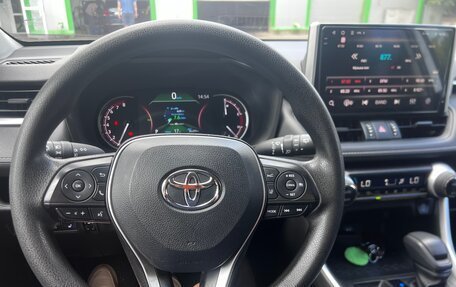 Toyota RAV4, 2022 год, 3 100 000 рублей, 8 фотография
