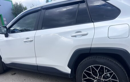 Toyota RAV4, 2022 год, 3 100 000 рублей, 4 фотография