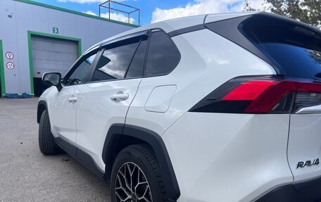 Toyota RAV4, 2022 год, 3 100 000 рублей, 5 фотография