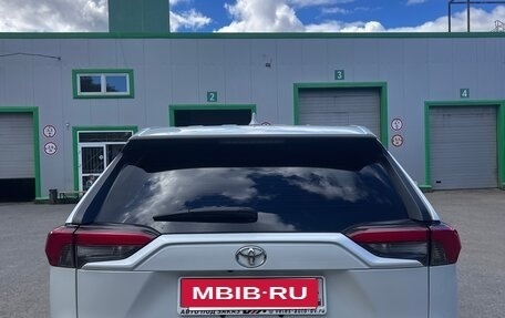 Toyota RAV4, 2022 год, 3 100 000 рублей, 2 фотография