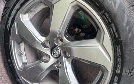 Toyota RAV4, 2022 год, 3 100 000 рублей, 11 фотография
