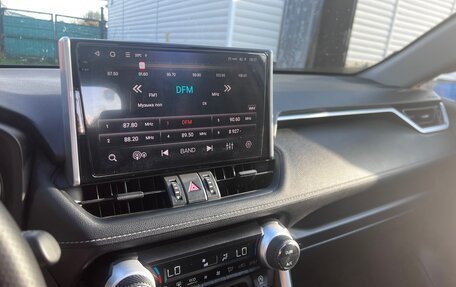 Toyota RAV4, 2022 год, 3 100 000 рублей, 21 фотография