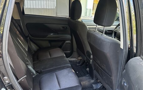 Mitsubishi Outlander III рестайлинг 3, 2012 год, 1 000 000 рублей, 9 фотография