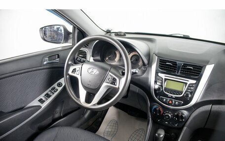 Hyundai Solaris II рестайлинг, 2011 год, 829 000 рублей, 11 фотография