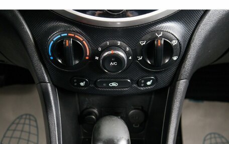 Hyundai Solaris II рестайлинг, 2011 год, 829 000 рублей, 18 фотография