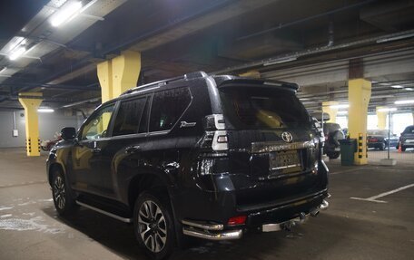 Toyota Land Cruiser Prado 150 рестайлинг 2, 2022 год, 10 499 000 рублей, 6 фотография