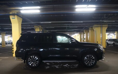 Toyota Land Cruiser Prado 150 рестайлинг 2, 2022 год, 10 499 000 рублей, 4 фотография