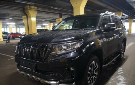 Toyota Land Cruiser Prado 150 рестайлинг 2, 2022 год, 10 499 000 рублей, 11 фотография