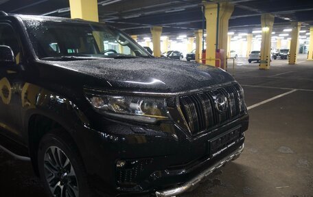 Toyota Land Cruiser Prado 150 рестайлинг 2, 2022 год, 10 499 000 рублей, 9 фотография
