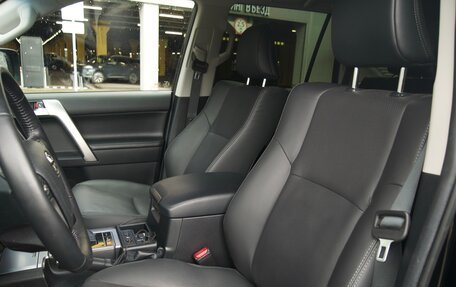 Toyota Land Cruiser Prado 150 рестайлинг 2, 2022 год, 10 499 000 рублей, 15 фотография