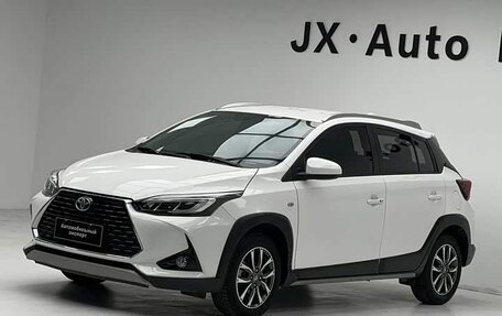 Toyota Yaris XP150 рестайлинг, 2022 год, 940 000 рублей, 1 фотография