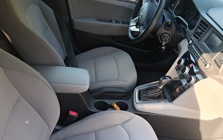 Hyundai Elantra VI рестайлинг, 2019 год, 1 250 000 рублей, 4 фотография