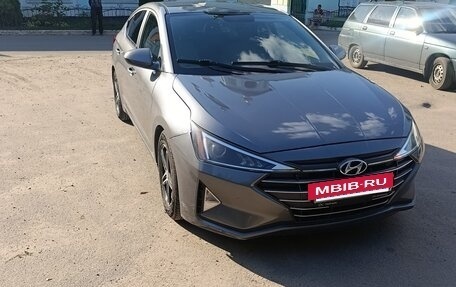 Hyundai Elantra VI рестайлинг, 2019 год, 1 250 000 рублей, 7 фотография