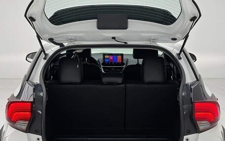 Toyota Yaris XP150 рестайлинг, 2022 год, 940 000 рублей, 13 фотография