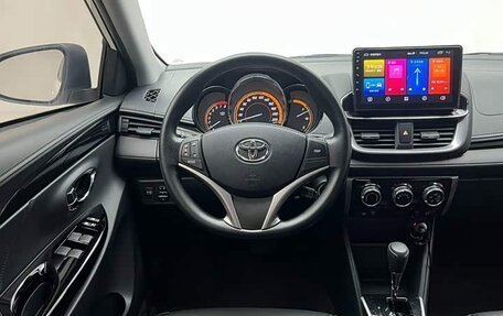 Toyota Yaris XP150 рестайлинг, 2022 год, 940 000 рублей, 20 фотография