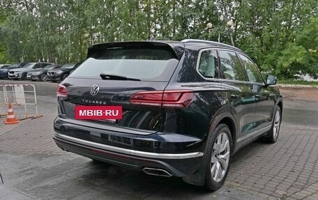 Volkswagen Touareg III, 2022 год, 4 300 000 рублей, 2 фотография