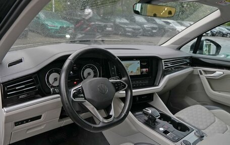 Volkswagen Touareg III, 2022 год, 4 300 000 рублей, 8 фотография