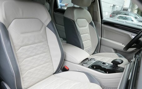 Volkswagen Touareg III, 2022 год, 4 300 000 рублей, 21 фотография