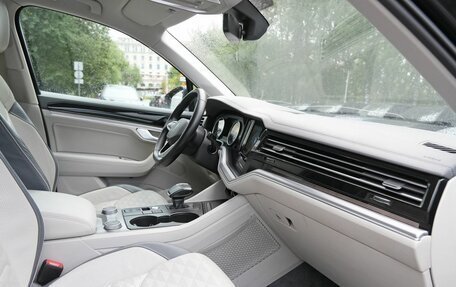 Volkswagen Touareg III, 2022 год, 4 300 000 рублей, 19 фотография