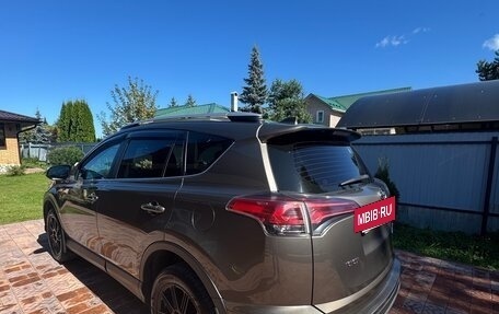 Toyota RAV4, 2017 год, 2 250 000 рублей, 4 фотография