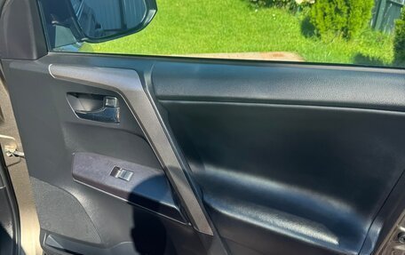 Toyota RAV4, 2017 год, 2 250 000 рублей, 14 фотография
