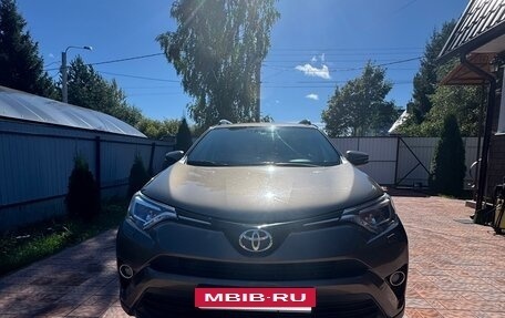 Toyota RAV4, 2017 год, 2 250 000 рублей, 3 фотография
