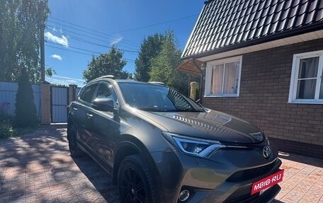 Toyota RAV4, 2017 год, 2 250 000 рублей, 2 фотография