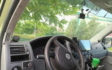Volkswagen Caravelle T5, 2008 год, 1 200 000 рублей, 2 фотография