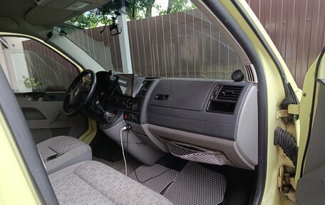 Volkswagen Caravelle T5, 2008 год, 1 200 000 рублей, 11 фотография