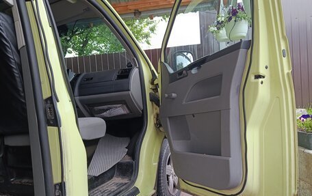 Volkswagen Caravelle T5, 2008 год, 1 200 000 рублей, 10 фотография
