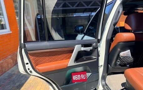 Toyota Land Cruiser 200, 2018 год, 7 475 500 рублей, 16 фотография