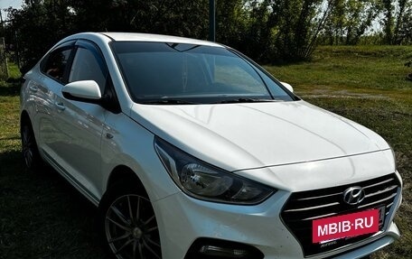 Hyundai Solaris II рестайлинг, 2017 год, 1 200 000 рублей, 2 фотография