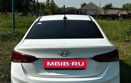 Hyundai Solaris II рестайлинг, 2017 год, 1 200 000 рублей, 4 фотография