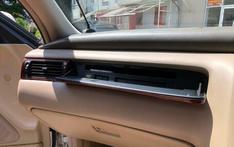 Toyota Crown Majesta, 2003 год, 1 500 000 рублей, 14 фотография
