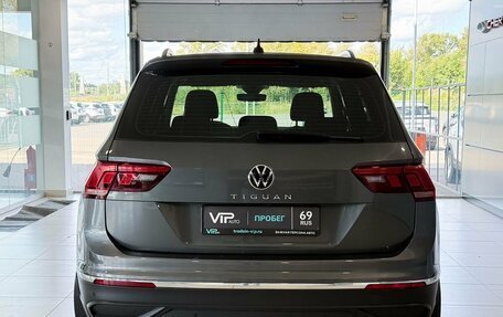 Volkswagen Tiguan II, 2021 год, 2 987 000 рублей, 5 фотография