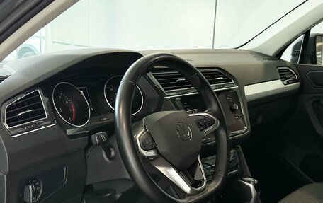 Volkswagen Tiguan II, 2021 год, 2 987 000 рублей, 8 фотография