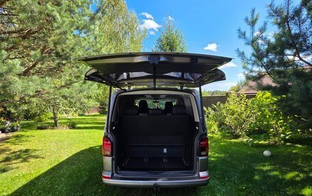 Volkswagen Multivan T6 рестайлинг, 2021 год, 8 300 000 рублей, 1 фотография