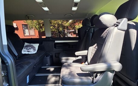 Volkswagen Multivan T6 рестайлинг, 2021 год, 8 300 000 рублей, 4 фотография