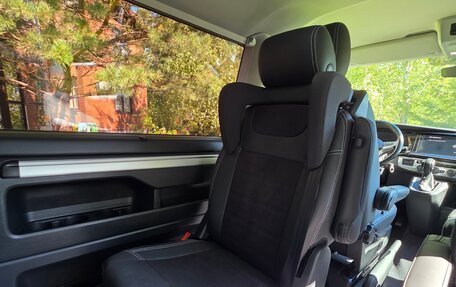 Volkswagen Multivan T6 рестайлинг, 2021 год, 8 300 000 рублей, 6 фотография