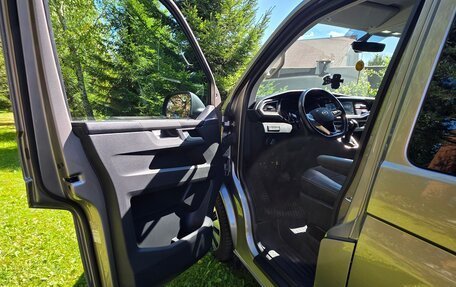 Volkswagen Multivan T6 рестайлинг, 2021 год, 8 300 000 рублей, 11 фотография