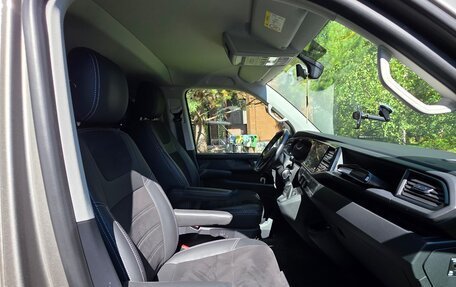 Volkswagen Multivan T6 рестайлинг, 2021 год, 8 300 000 рублей, 10 фотография