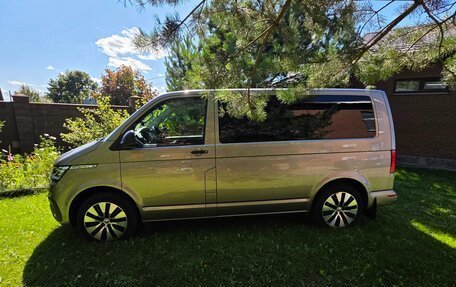 Volkswagen Multivan T6 рестайлинг, 2021 год, 8 300 000 рублей, 14 фотография